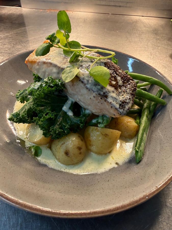 Pan roasted salmon with kale, new potatoes and green beans
